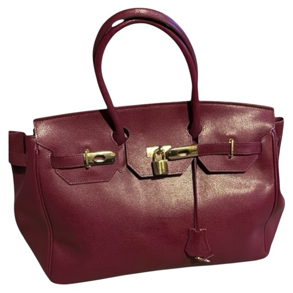 Elegant Burgundy Tote Bag with lock and key - Picture 2 of 5